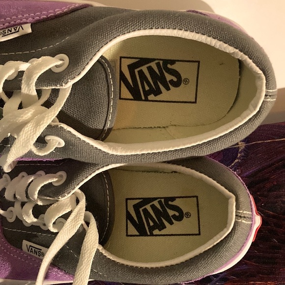 Vans “Off the Wall” ladies, as well as mens sneakers. 6.5 for woman, 5 for men. - Picture 8 of 8